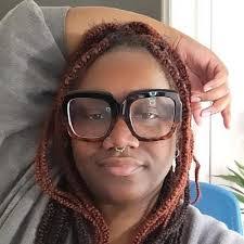 Lynn Knowles's Instagram, Twitter & Facebook