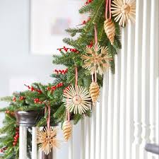 10 Scandinavian Inspired Christmas Decorating Ideas Scandinavian Christmas Decorations Green Christmas Decorations Christmas Staircase