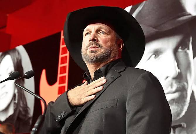 Garth Brooks 'Struggling' With Anxiety Ahead of Hitting the Road: 'It's Been Years Since He Toured'