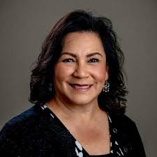 Caroline Deleon's Instagram, Twitter & Facebook