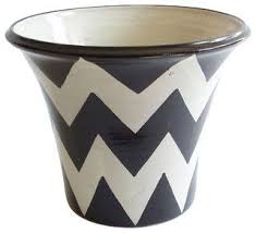 Black And White Outdoor Plant Pots Pin By Romi Anderfuren On Outdoors Gardening Pool Planter Pots Indoor White Planters Planters