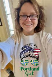 The Art of Aging: A Humorous and Relatable Life Journey of a Woman from  Portland, Maine