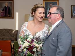 Come to best for bride bridal shop and rent any wedding dress, bridal gown, veil, tiara, gloves, crinoline and shawl from our rentals department at best and lowest prices in toronto! Fall Wedding At Northampton Country Club Courtney Mark Thistlebeetheflorist Com