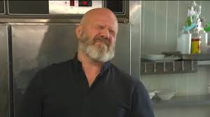 une decharge publique philippe etchebest degoute par l etat des cuisines d un restaurant femme actuelle le mag