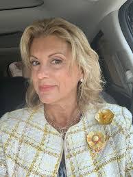 Vicki Greenberg's Instagram, Twitter & Facebook