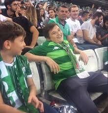 Fenerbahçe spor kulübü, 'fenerbahçe sports club'), commonly known as fenerbahçe (/fəˈnɛərbɑːtʃeɪ/, turkish: Smoking Child At Turkish Football Match Is Actually 36 Year Old Man Daily Mail Online