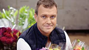 Footy commentator Andrew Voss reveals his secret passion for flowers