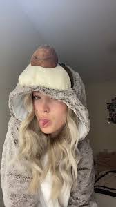 Halie Hobaugh's Instagram, Twitter & Facebook