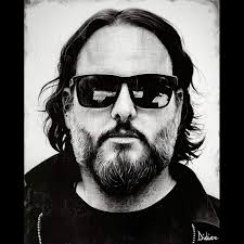 Aujourd'hui, ça fait 6 mois que l'éternel Karl Tremblay nous a quitté 🕊️  Quand j'ai découvert le dernier album des @lescowboysfringants il y a  quelques semaines, j'ai vraiment eu envie de lui