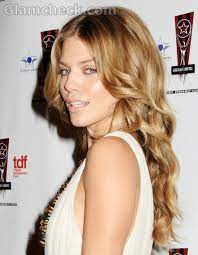 AnnaLynne McCord nude makeup & curly Hairstyle