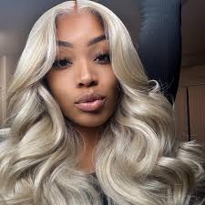 Who can style a glueless pre-cut 7x5 lace wig?