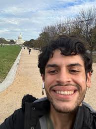 Boricua de Florida, Puerto Rico 🇵🇷, haciendo historia en Washington  DC/Maryland. Jann L. Negron, estudiante de Agricultura Sustentable en la  Universidad de Puerto Rico-Utuado, lidera el rescate de nuestras abejas 🐝.  Orgullo