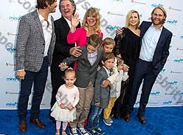 Goldie jeanne hawn (born november 21, 1945) is an american actress, producer, dancer, and singer. Die Mit Einem Oscar Ausgezeichnete Schauspielerin Goldie Hawn Ist 71 Jahre Alt Und Mutter Von Drei Kindern Wer Ist Ihr Freund Biografie Kann 2021