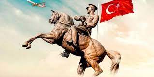 19 mayıs akşamı ise cumhuriyet meydanı'nda atatürk için doğum günü pastası kesiliyor. Awwjdaacmx5w M