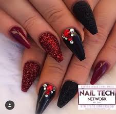 Acrylic nails or artificial nails, are those special type of nails which have the ability to glam up your style quotient to multiple levels. Black Red Nails Nailstyle Red Nails Long Acrylic Nails Coffin Prom Nails Red