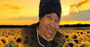 Carolyn Bonilla's Instagram, Twitter & Facebook