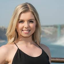 Sarah Leckie's Instagram, Twitter & Facebook