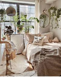 Prenez Soin De Vos Plantes D Interieur Comme Un Pro Creez Votre Jungle Chez Vous En 2020 Idee Decoration Chambre Idees Deco Chambre Cocooning Decoration Chambre