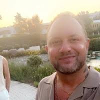 60+ perfiles de «Towle»