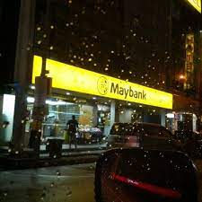 Pelbagai makanan tempatan yang ada. Maybank Bank