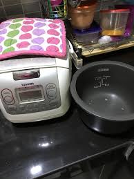 Keliling komplek gas belum ketemu juga. Toshiba Digital Rice Cooker Rc 18nmfim 1 8l White Reviews