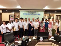 Kini anda boleh mengemaskini nama, alamat dan emel pembayar terkini cukai tanah (negeri melaka) di sini. Nga Kor Ming Pa Twitter Pagi Ini Buat Lawatan Kerja Ke Pejabat Daerah Teluk Intan Bertemu Dengan Pegawai Daerah Yang Baru Puan Marlia Kami Sepakat Memberi Komitmen Dedikasi Demi Untuk Memberi