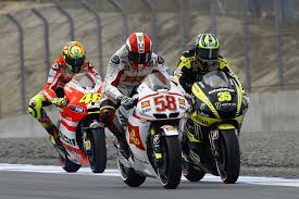 Valentino Rossi Marco Simoncelli Cal Crutchlow Valentino Rossi Motogp Race Motogp Rossi