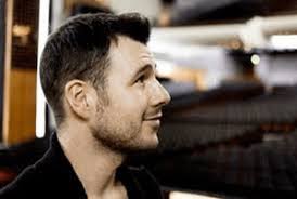 Damien Pass, Bass-baritone