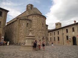 Borgo sanleo represents some of the most characteristic wine regions in italy and offers a wide selection of borgo sanleo allows to experience the uniqueness of italian wines, from friuli to sicily. A Zonzo Per La Valmarecchia Borgo San Leo Flo In Viaggio