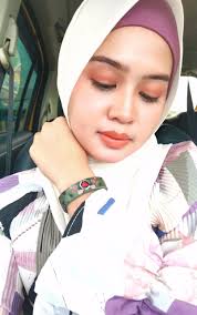 Apakah TARONG? . Tarong adalah bracelet tahap tinggi, tahan lasak dan kalis  air yang boleh membekalkan ion negatif kepada si pemakai. . Yang mana akan  memberikan kesan yang padu & menjadikan badan