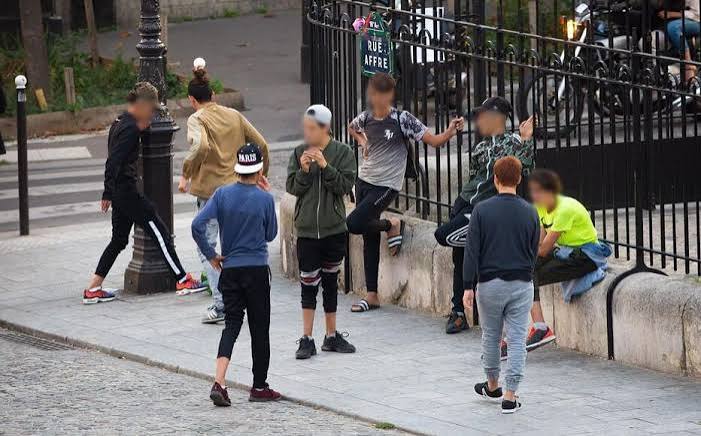 Jeunes migrants délinquants : comment le Covid a aidé à mieux déterminer l'âge des «vrais-faux» mineurs - Le Parisien