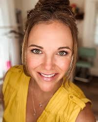 Dorothy Deuel's Instagram, Twitter & Facebook