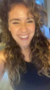 News alert now: we are done fighting the heat and humidity! Summer curls  hath won the battle! Who understands? Ha! Xx 💋