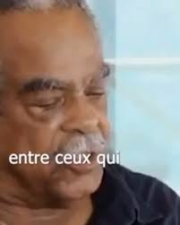 “𝘌𝘥𝘰𝘶𝘢𝘳𝘥 𝘎𝘭𝘪𝘴𝘴𝘢𝘯𝘵 𝘥𝘢𝘯𝘴 𝘴𝘢 𝘔𝘢𝘪𝘴𝘰𝘯 𝘥𝘶  𝘋𝘪𝘢𝘮𝘢𝘯𝘵 𝘦𝘯 𝘔𝘢𝘳𝘵𝘪𝘯𝘪𝘲𝘶𝘦, 𝘢𝘷𝘦𝘤 𝘴𝘰𝘯 𝘢𝘮𝘪  𝘗𝘢𝘵𝘳𝘪𝘤𝘬 𝘊𝘩𝘢𝘮𝘰𝘪𝘴𝘦𝘢𝘶 (𝘦𝘹𝘵𝘳𝘢𝘪𝘵 𝘥𝘶 𝘧𝘪𝘭𝘮: 𝘓𝘢  𝘤𝘳é𝘰𝘭𝘪𝘴𝘢𝘵𝘪𝘰𝘯 𝘥𝘶 𝘮𝘰𝘯𝘥𝘦, 2010, 𝘱𝘢𝘳 𝘠𝘷𝘦𝘴 𝘉𝘪𝘭𝘭𝘺  𝘦𝘵 𝘔𝘢𝘵𝘩𝘪𝘦𝘶 𝘎𝘭𝘪𝘴𝘴𝘢𝘯𝘵)”, Édouard Glissant & ...