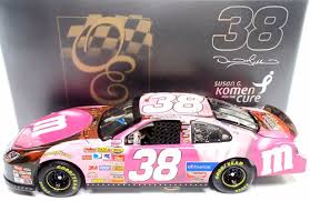 2018 #18 kyle busch m&m's red white and blue wave 11 1/64 nascar diecast loose. Diecast Registry