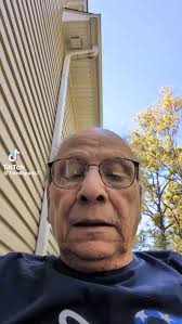 Whose Paw Paw is this? 😭