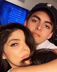 Ana Bárbara confesó que pasó difíciles momentos en su primer embarazo por  una "bola de inútiles"