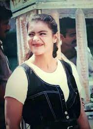 A 'roaring' tribute to all women displaying gallantry check out our feedback of vidya balan's 'main sherni' song from sherni movie sung by akasa singh & raftaar Pin By Thasneem Ebrahim On Kajol In 2020 Vintage Bollywood Bollywood Celebrities Bollywood Girls