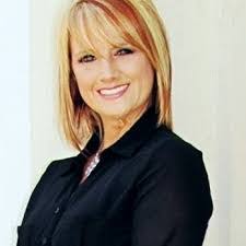 Shelly Hendrix's Instagram, Twitter & Facebook