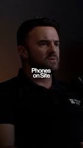 Do you guys agree with Dane Simpson from @buildersacademy.nz about the  usage of phones