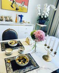 在家吃飯也要有 儀式感 藝術美女的日常 人以群分 大閘蟹 迷惘紅 女神經 港女沒有酒精和澱粉活不下去 貓狗痴