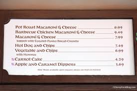 Review New Barbeque Chicken Macaroni And Cheese At Friar S Nook In Disney World S Magic Kingdom The Disney Food Blog Barbeque Chicken Gourmet Mac And Cheese Disney Food Blog