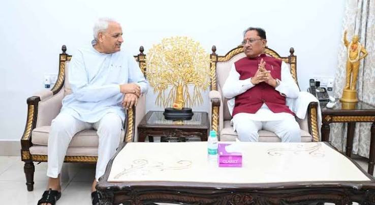 मुख्यमंत्री विष्णुदेव साय से लघु उद्योग भारती के प्रतिनिधिमंडल ने की सौजन्य मुलाकात: 14वें इंडिया इंडस्ट्रियल फेयर की तैयारियों पर हुई ...