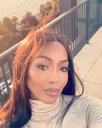 Naomi shared a sweet snap of her daughter showing a glimpse of her feet, which the supermodel cradled in her hands. Nczbk5zo0 Uwvm