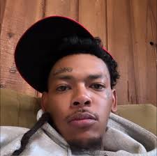 Got to hang out with this guy……. Bomb Margera was what some guy said at the  airport 🤷 also gave me some stuff, nice guy whoever he was….. 🤣