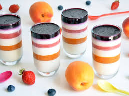 Panna Cotta Arlequin Abricots Fraises Myrtilles Recette Par Turbigo Gourmandises Recette Fraise Myrtille Panna Cotta Abricot