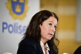 När lilla hjärtat, som fick namnet namnet esmeralda, blev en naturlig del av familjen släppte ändå oron över att de skulle behöva skiljas från flickan. Lilla Hjartats Mamma Atalas For Mord
