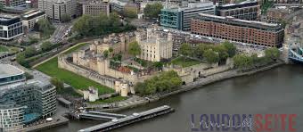 The tower of london, officially her majesty's royal palace and fortress of the tower of london, is a historic castle on the north bank of the river thames in central london. Tower Of London Her Majesty S Royal Palace Londonseite Deutscher London Blog