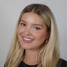 Savannah Larson's Instagram, Twitter & Facebook