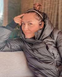 Oana zăvoranu şochează din nou după ce şi scos silicoanele. Nu Ii Este Frica Sa Apara Fara Machiaj Si Fara Filtre Cum Arata Andra Stand Acasa Infectatata Cu Covid 19